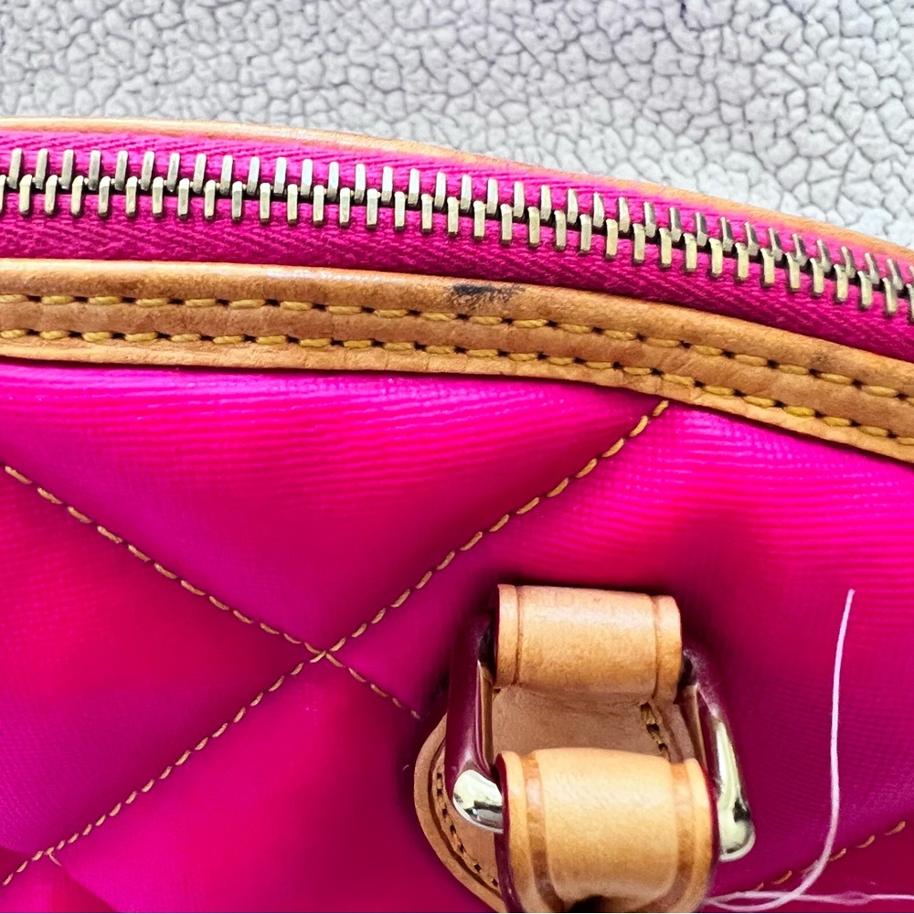 Dooney & Bourke pink quilted bag - Picture 7 of 8